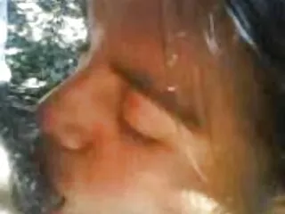 Pornófilmek nézése egy tini a családixekx barátja dolgozik a kezével, jó szex, szopás, cum.